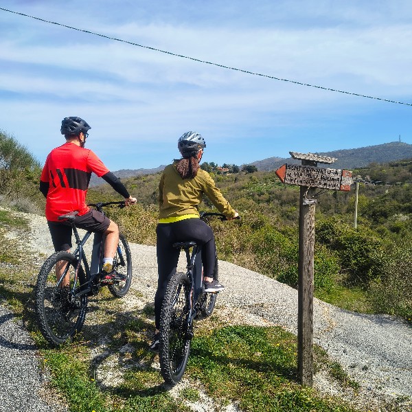 https://www.borghiebike.it/immagini_pagine/11/la-valle-delle-cannucceta-11-55-600.jpg